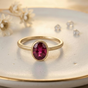 Anillo Aura Spirit / Rubí ovalado de 1,00 ct / Oro de 14 quilates / Engaste biselado / Joyería de protección espiritual