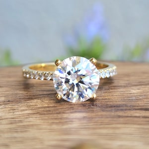 3 Carat Lab Diamond Engagement Ring: Round Solitaire with Side Diamonds, IGI Certified