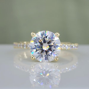 Exquisite 3 Carat E VS1 Diamond Ring with Side Diamonds - Excellent Cut, Luxury Engagement Ring
