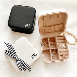 Jewelry organizer for daughter, Jewelry Box with Initials,Bridesmaid jewelry box,personalized Bridesmaid gift box, flower girl gift idea