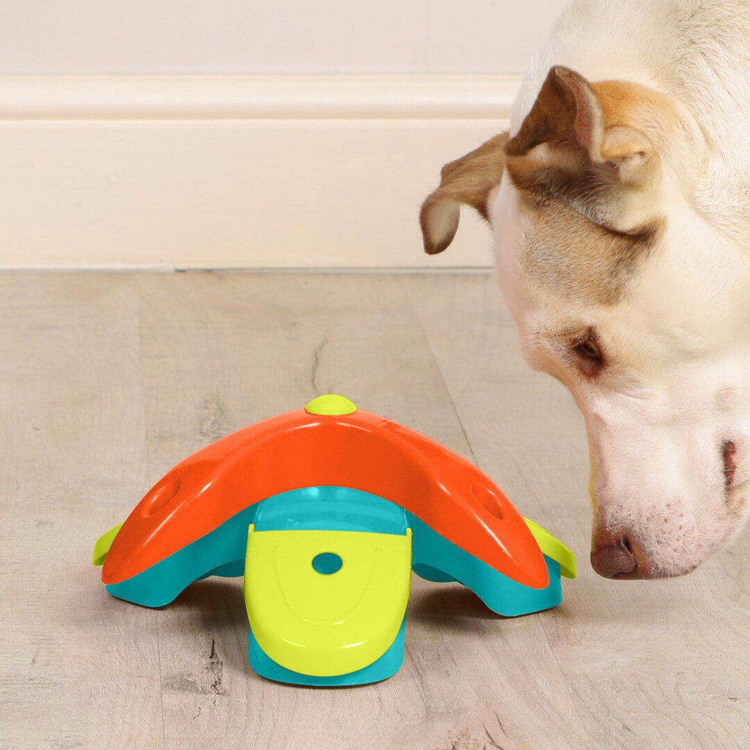 Interactive Dog Toy Dogs & Cats Pet Treat Twist and Flip Dispenser Pet