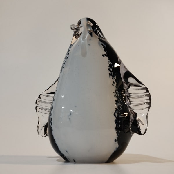 Wedgwood glass – large black and white penguin