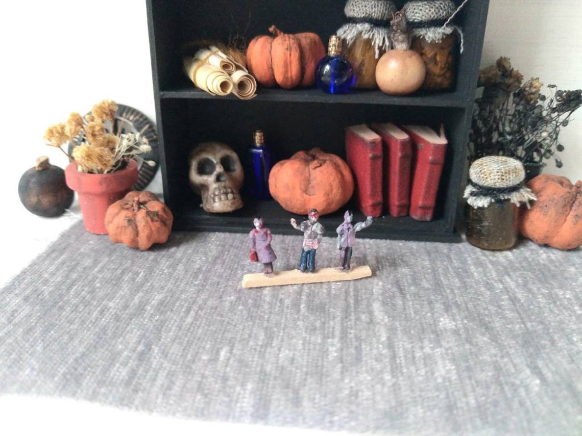 Dollhouse Miniature ZOMBIES / Zombie Figurines for Halloween Etsy