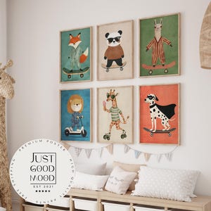 Póster de animales del bosque en patineta para habitación infantil · Idea de regalo para niños · Dálmata, león, zorro, llama, koala · Lámina decorativa sin marco