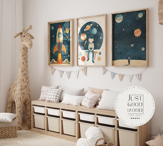 Astronaut Poster Kinderzimmer · Geschenkidee für Kinder  · Weltraum Rakete & Planeten · Deko Print ohne Rahmen