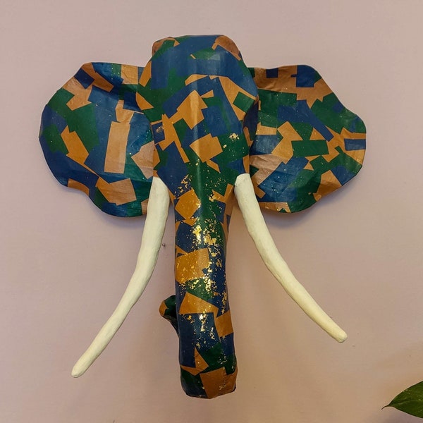 Tête d'éléphant en papier mâché, Vera