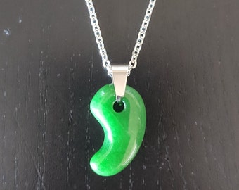 Colar japonês Magatama em calcedônia verde