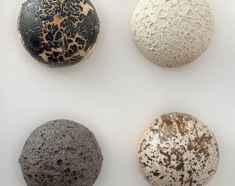 Strukturierte Steinzeug-Keramik-Wandskulpturen, Wabi Sabi Organic Decor, inklusive US-Abgaben