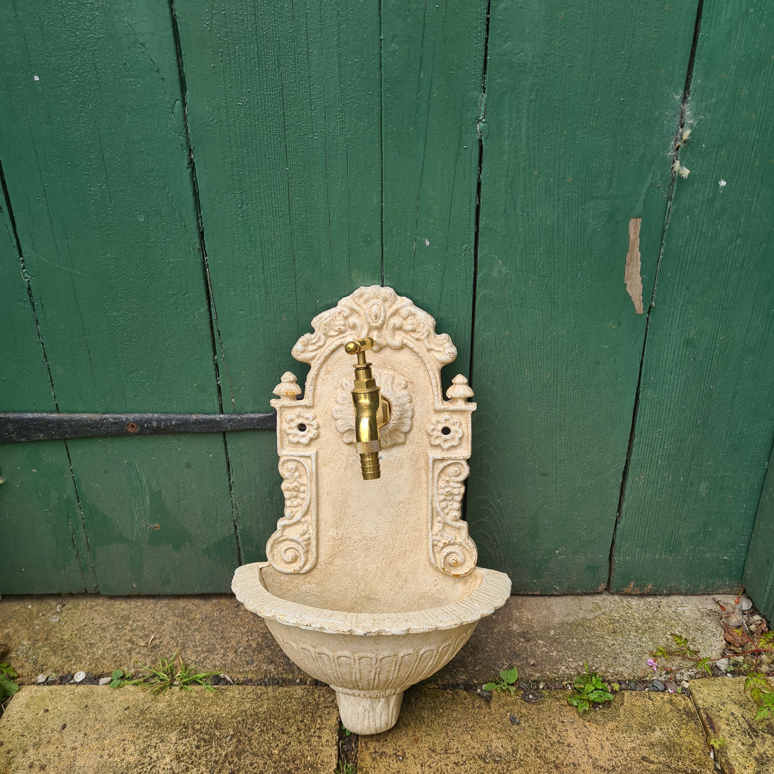 Lion head fountain - Etsy 日本