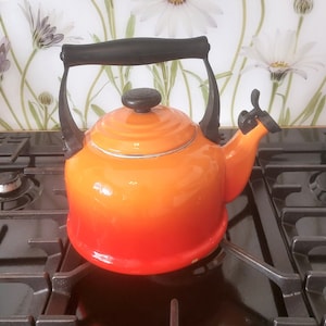 Bouilloire vintage le crueset orange émaillée/cuisine rétro