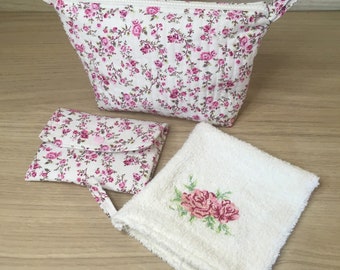 Set de toilette en tissu fleuri et matelassé / Brodé / Etui à savon/ Trousse de toilette / Gant de toilette