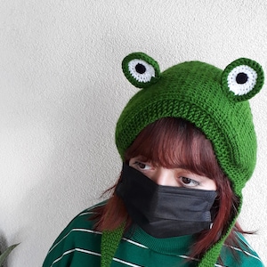 Frosch Mütze mit Ohrenklappen: Strickmütze für Kind oder Erwachsene