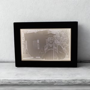 Custom Light-Up Lithophane Photo Frame – Personalized Resin 3D Print – Backlit Picture Gift