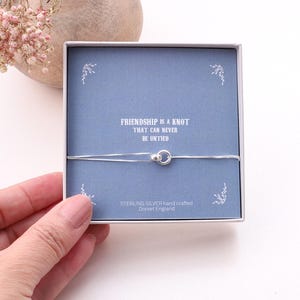 Friendship Knot Bracelet / sterling silver friendship knot bracelet / silver knot bracelet gift for a friend / friendship bracelet present