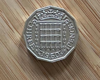 1960 Three Pence Coin. Queen Elizabeth II. AU65 Condition. Sealed Capsule with hologram seal. UK Coin hunters. Beautiful gold colour
