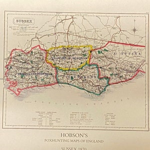 Könnte beinhalten: Eine antike Karte von Sussex, England, aus Hobsons Foxhunting Maps of England, 1870. Die Karte ist in Schwarz, Rot, Grün und Gelb auf cremefarbenem Papier gedruckt. Die Karte zeigt die Grenzen der verschiedenen Jagdgebiete in Sussex.