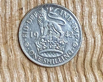 1942 George VI 50% Silver Shilling good lustre - UK coin hunter - in sealed capsule