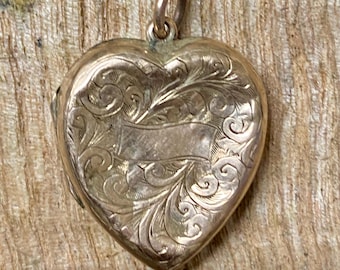 9ct gold heart shape locket. Queen Victoria c.1880 . Historic piece found metal detecting UK. UK Coin Hunters
