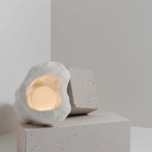 B E R G lamp | organic shape paper lamp