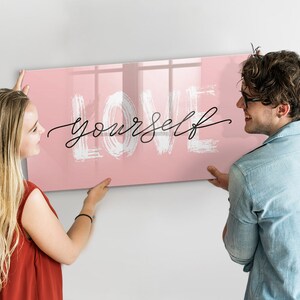 Tablero magnético con inscripción "Ámate a ti mismo", lista de tareas para la pared, tablero de mensajes rosa, tablero divertido para exhibir fotos en la pared, marcador + esponja