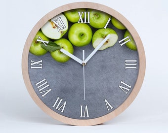 Horloge en bois Délicieuses pommes et fruits, impression murale en bois vert, horloge de chambre minimaliste grise, nourriture, aiguilles d'horloge noires ou blanches, décoration d'intérieur