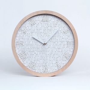 Houten klok binaire code, witte houten muurafdruk, grijze minimalistische kamerklok, moderne kunst, zwarte of witte wijzers, verjaardagscadeau