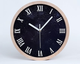 Horloge en bois constellation étoiles, décoration en bois noir, cadeau violet pour femme, espace, impression sur bois trempé, cadeau d'anniversaire, décoration d'intérieur