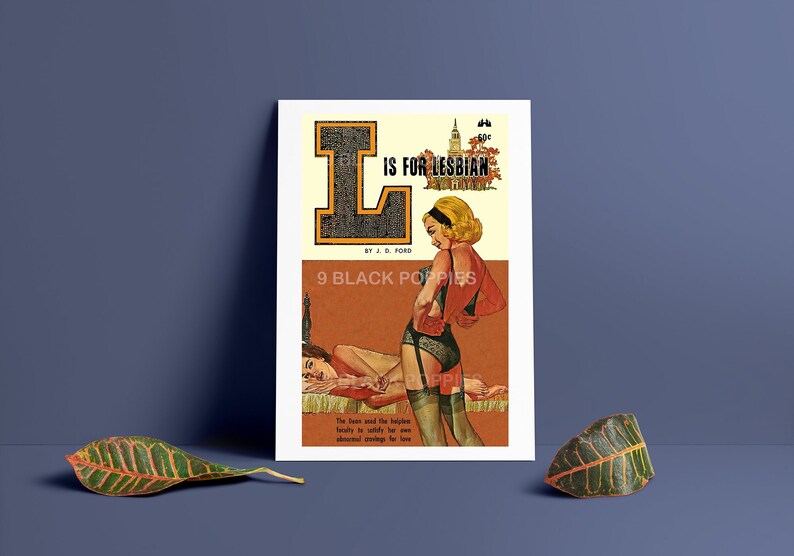 L für Lesben | Lesbische Zellstoff-Druck-Wand-Kunst | HLW Vintage Sapphic | Pulp Novel Cover Reproduktion | Queer Dekor | Geschenk für Queer Frauen Bild 2