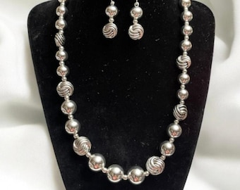 Vintage NRT Signed Silver Plated Knots , Balls Necklace & Earring Set