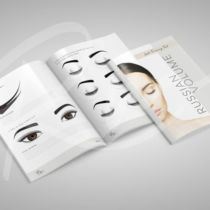 Może przedstawiać: Otwarta książka z białym tłem i czarnym tekstem. Książka nosi tytuł "Russian Volume Lash Training Text". Książka zawiera ilustracje różnych kształtów oczu i stylów rzęs.