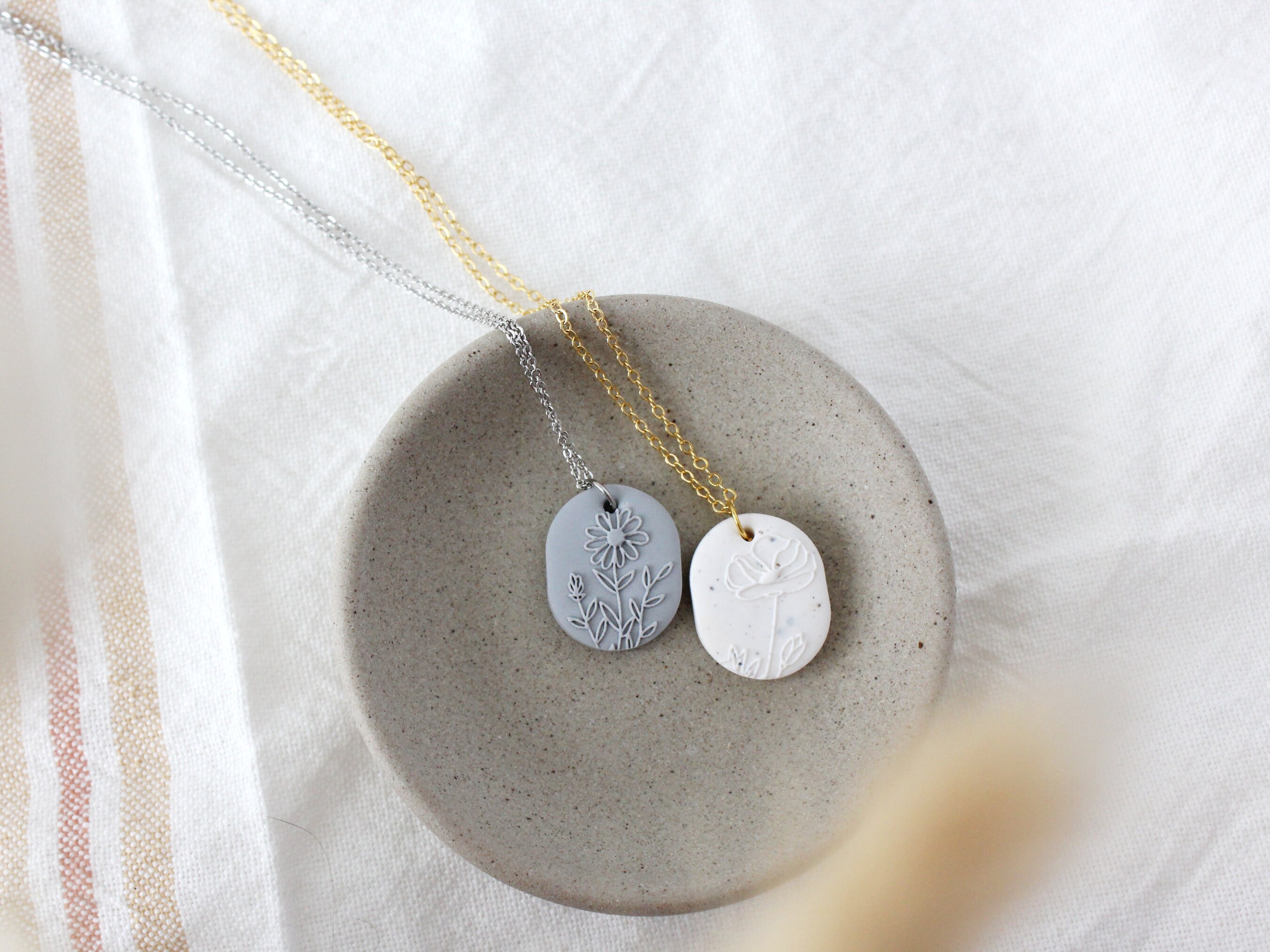 CUSTOM Dainty Birth Flower Necklace Set 