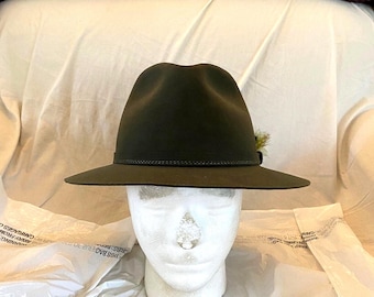 Vintage 1950s Dobbs Hughes & Hatcher Fifth Avenue Black Vintage 1950s Dobbs Hughes & Hatcher Fifth Avenue Black