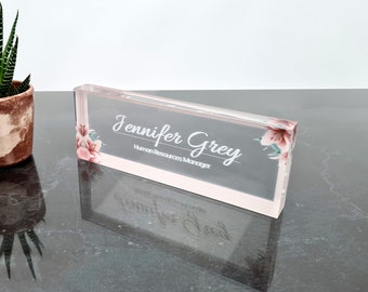 Gepersonaliseerde acryl naambordje, kantoordecoratie met bloemen
