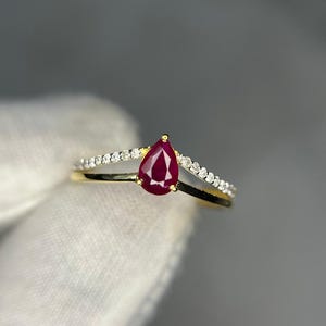 Natural Pear Cut Ruby Ring, 14k Gold Pear Shape Ruby Diamond Ring, Teardrop Ruby Engagement Ring, Gold Promise Ring, Blood Red Ruby Ring