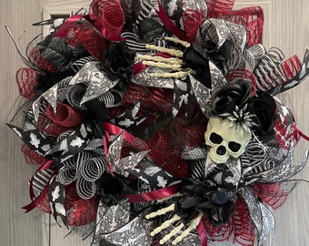 Skeleton Wreath, Spooky Wreath, Fall Wreath, Autumn Wreath, Halloween Decoration, Halloween Wreath, Deco Mesh Wreath, Door Wreath, Wreath