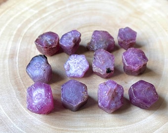 10 Stück~AAA+Qualität Stern Roh Rubin Kristall, 8-10 MM, Rubin Rohstein Heilstein, Juli Geburtsstein, Geschenk Für Sie