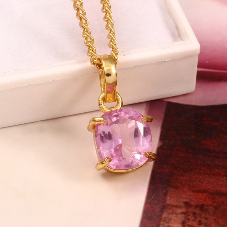 Ciondolo in zaffiro impeccabile, collana piena d'oro 18K, ciondolo in pietra preziosa di zaffiro rosa, ciondolo in zaffiro rosa, regalo per le donne, regalo di Natale immagine 3