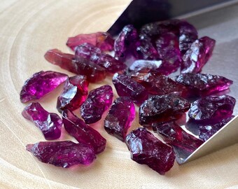 25 Pieces, Natural Rhodolite Garnet Raw Stone, 10-15 MM, Raw Garnet Gemstone, Healing Crystal Garnet Rough, For Jewelry Making etc