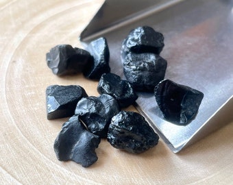 10 PCS-Natural Black Spinel ,Size 9-12 MM Raw Spinel, Black Spinel Gemstone Rough, Protection Amulet Raw, loose mineral gemstones Rough lot