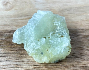 Fine Quality Raw Prehnite Crystal, 119.50 Carat, Natural Green Prehnite Rough Stone, 42x40 MM, Raw Material, Raw Mineral, Gemstone Raw