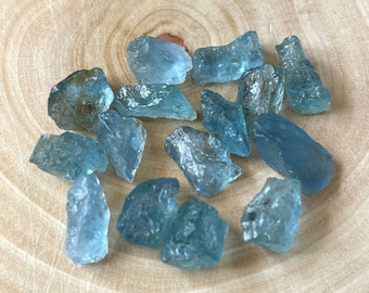 Ruwe ruwe steen aquamarijn: natuurlijke edelsteenkristallen (9-12 mm, 15 stuks)