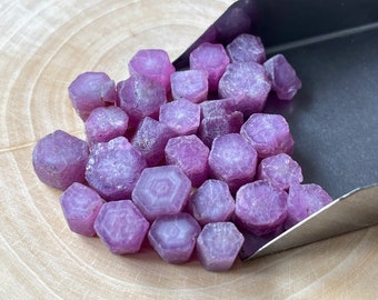 Natürliche Stern Rubin Rohsteine (7-9 MM): Roher Kristall für die Schmuckherstellung