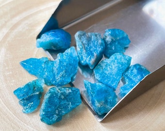 10 PCS-AAA++ Natural Blue Apatite Raw, 10-15 MM, Sky Blue Apatite Loose Gemstone Rough, Apatite Raw Healing Crystal, For Making Jewelry