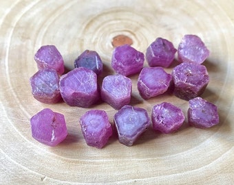 Natürliche Stern Rubin Rohkristalle (5-8 MM): Juli Geburtsstein, Schmuckherstellung