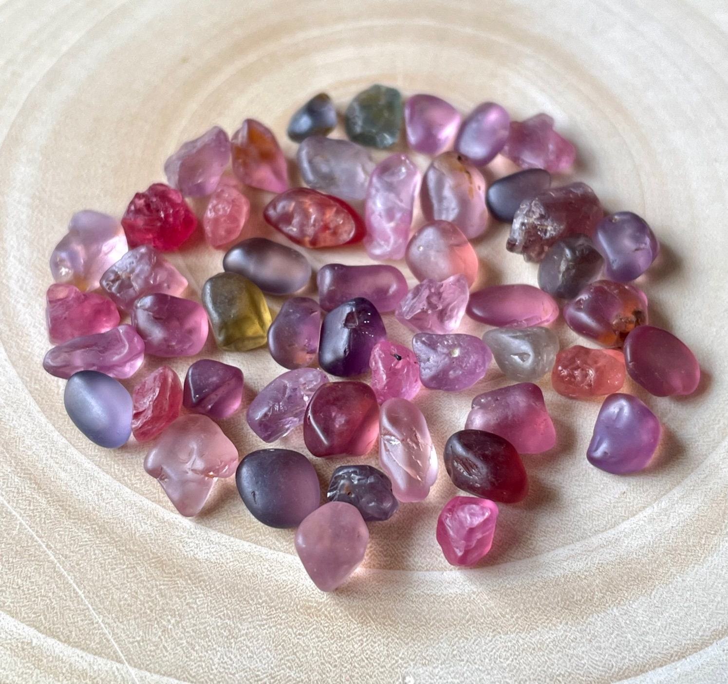 Mahenge spinel - Etsy 日本