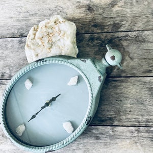Repurposed Metal Clock with Quartz