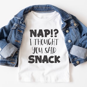 Dutje?! Ik dacht dat je een snack zei. Svg png dxf eps jpg. Knipbestand voor Cricut & Silhouette | Grappig peutershirt SVG. Schattige kinder T-shirt vector