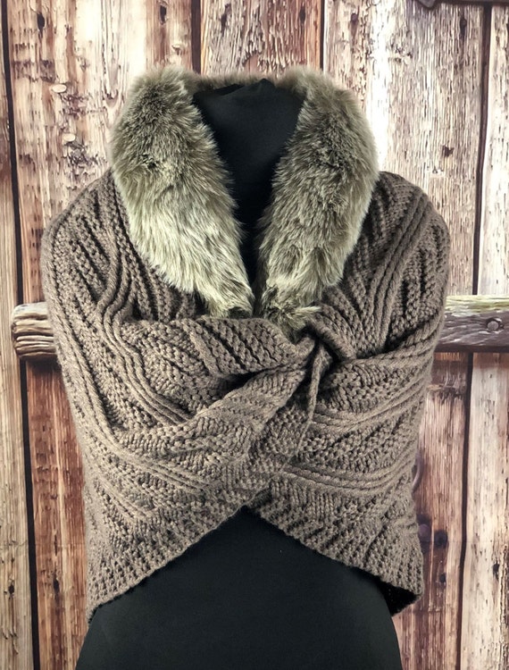 Faux fur collar shawl hot sale
