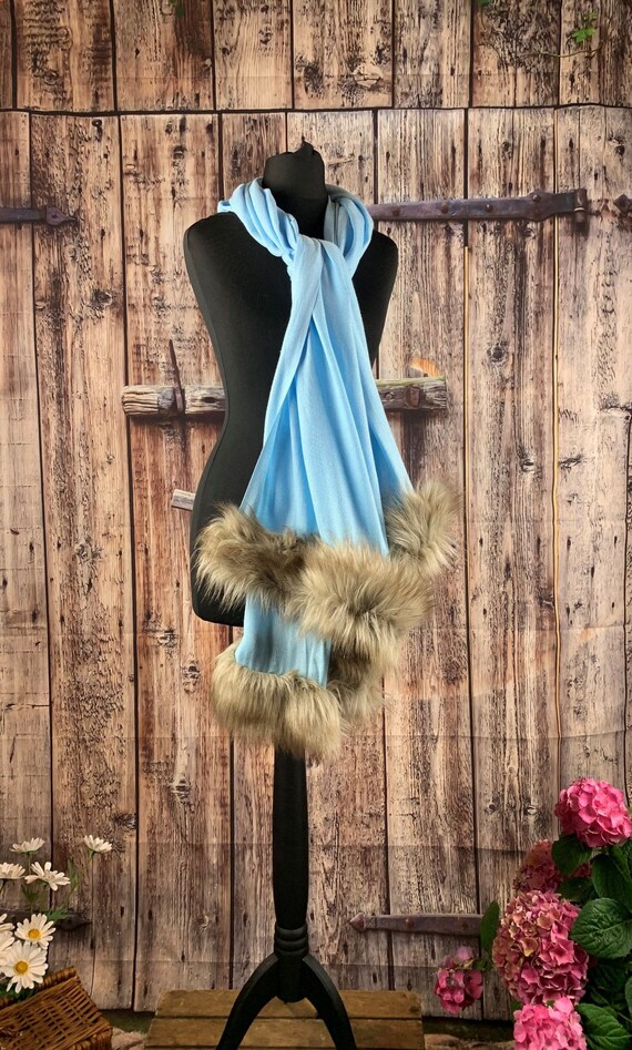 Fur trim hotsell pashmina shawl