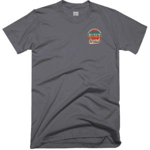50-årsdag T-shirt med ficka 50 år av att vara fantastisk Tillverkad 1976 Född 1976 Vintage Klassisk Rolig Jul Födelsedag Fans Gåva Herr T-shirt Charcoal